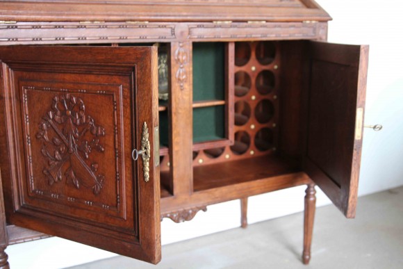 Старинный резной бар с секретами. Мужской стиль 