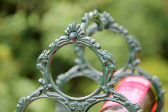 Чугунная подставка под винные бутылки - раритет