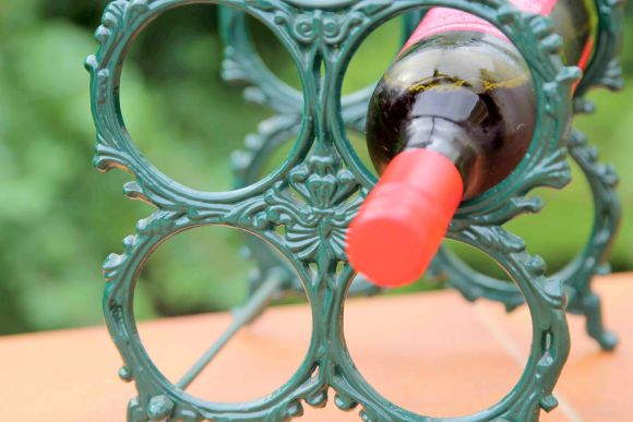 Чугунная подставка под винные бутылки - раритет