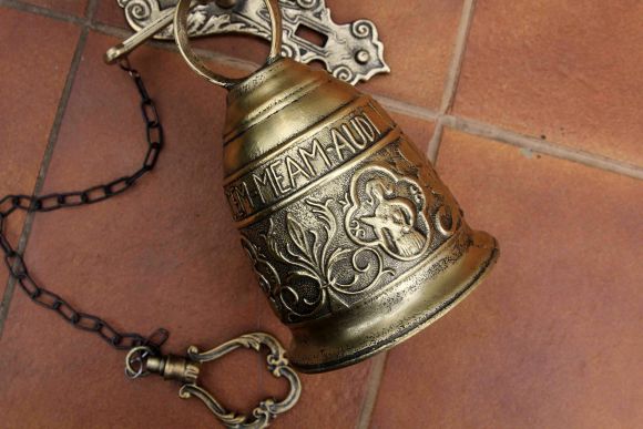 Огромный звонкий колокольчик из бронзы