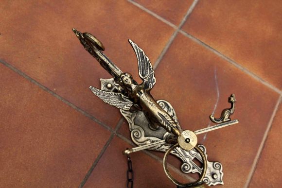 Огромный звонкий колокольчик из бронзы