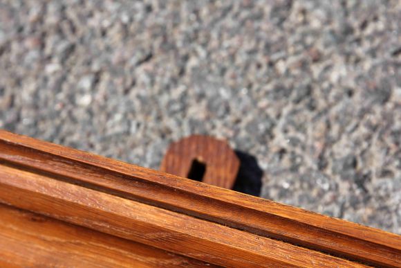 Очень длинная, антикварная, дубовая полка с крючками