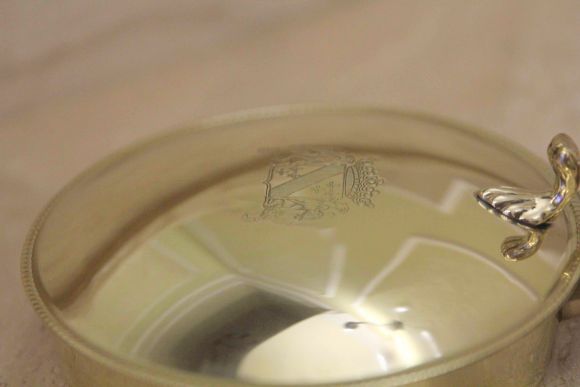 Молчаливый дворецкий - отполированный и блестящий 