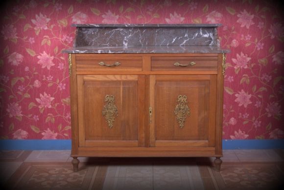 Антикварный комод из орехa в стиле Людовика XV с мраморной столешницей
