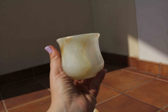 Волшебные стаканчики из натурального камня Оникс. Светятся.