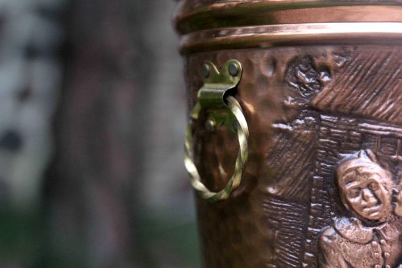 Чудесная Зонтница из двух металлов. Идеальное состояние. Клеймо