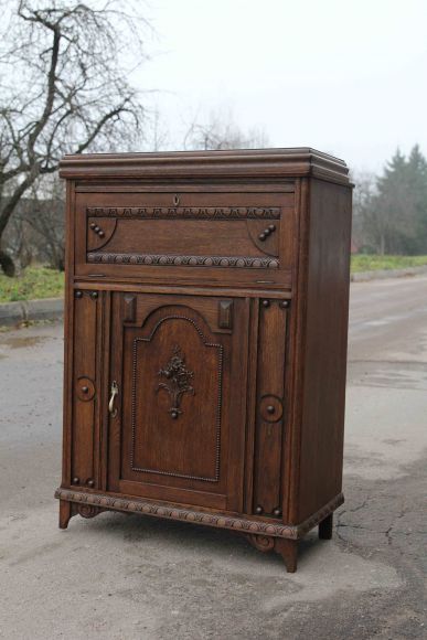 Старинный Винный шкаф после реставрации