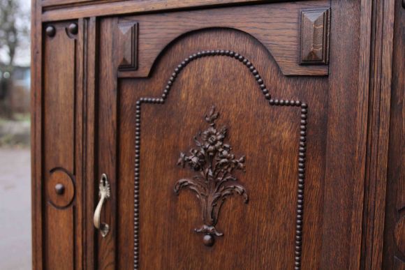 Старинный Винный шкаф после реставрации