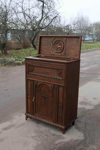 Старинный Винный шкаф после реставрации