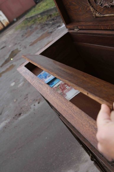 Старинный Винный шкаф после реставрации