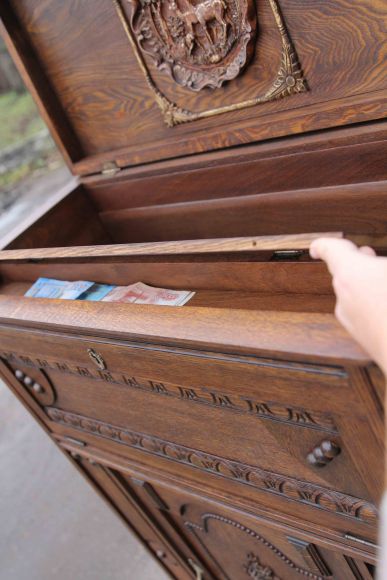 Старинный Винный шкаф после реставрации