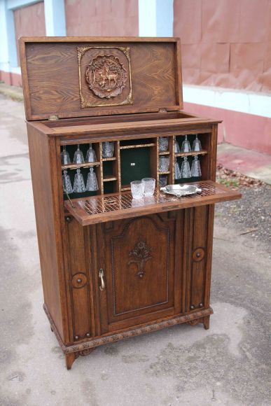 Старинный Винный шкаф после реставрации