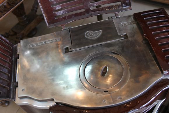 Очень редкая бельгийская печь CINEY. первая половина 20 века