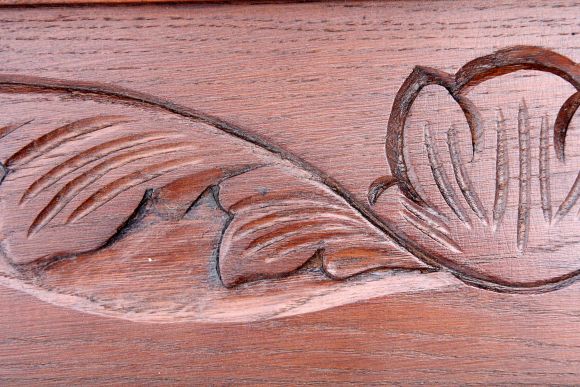 Очаровательная  дубовая полка с 4 крючками.