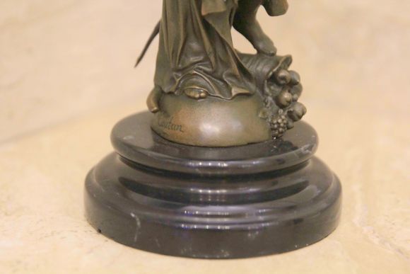 Винтажная Ника из бронзы - богиня победы