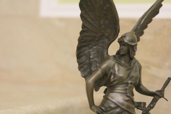 Винтажная Ника из бронзы - богиня победы