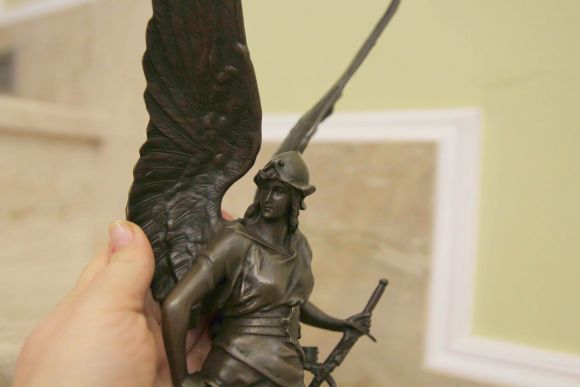 Винтажная Ника из бронзы - богиня победы