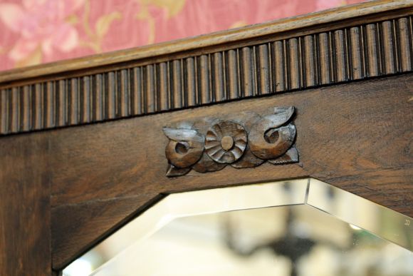 Старинное дубовое трюмо с двумя тумбочками .Европа. Начало 20 века