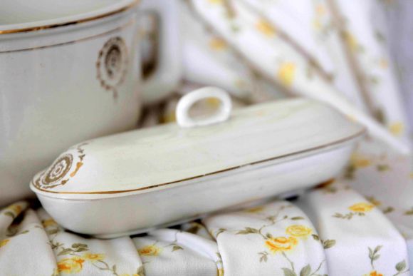 Антикварный набор для интерьера ванной