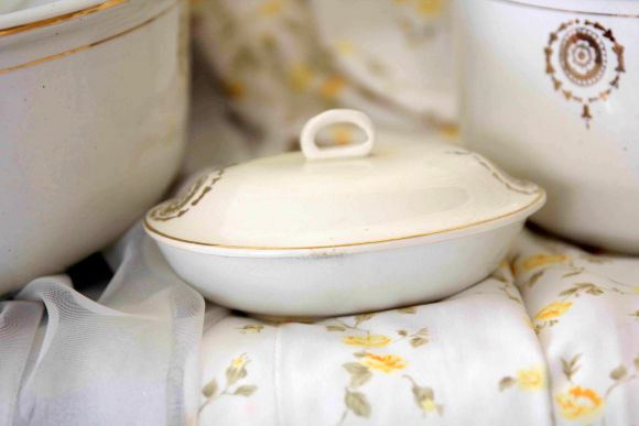 Антикварный набор для интерьера ванной