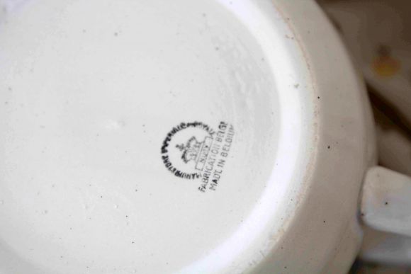 Антикварный набор для интерьера ванной