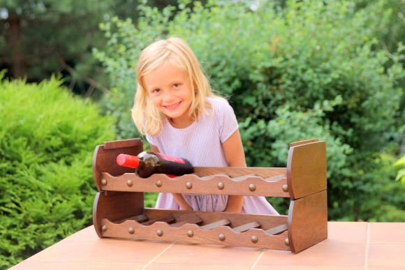 Дубовые подставки под бутылки в винный погреб