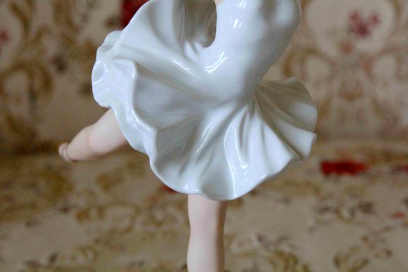 Нежнейшая фарфоровая балерина. Schaubach Kunst