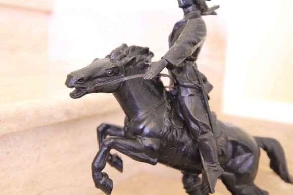 Антикварная чугунная конная скульптура. Европа. Начало 20 века