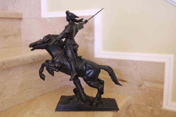 Антикварная чугунная конная скульптура. Европа. Начало 20 века