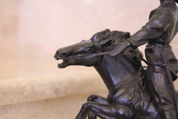 Антикварная чугунная конная скульптура. Европа. Начало 20 века