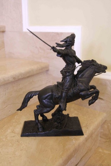 Антикварная чугунная конная скульптура. Европа. Начало 20 века