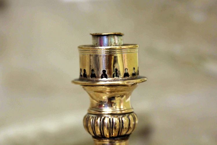 Подсвечник из меди