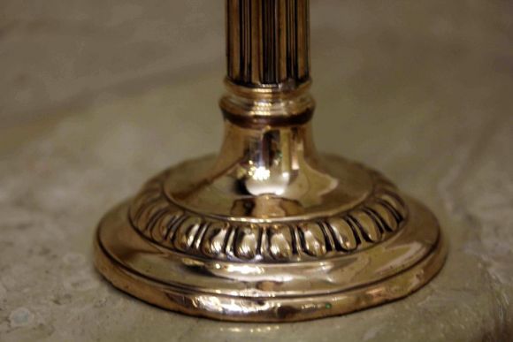 Завораживающий антикварный подсвечник из меди