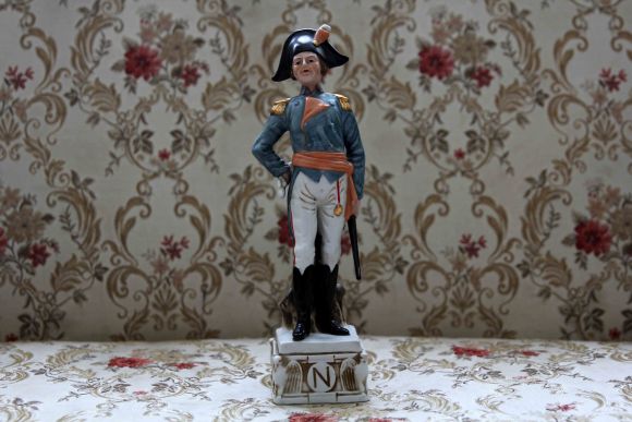 Солдат французской армии. Фарфор