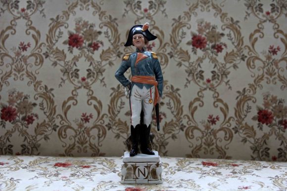 Солдат французской армии. Фарфор