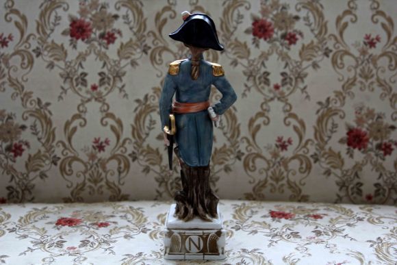 Солдат французской армии. Фарфор