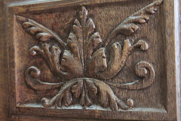 Антикварный буфет в готическом стиле. Европа. Конец 19 века.