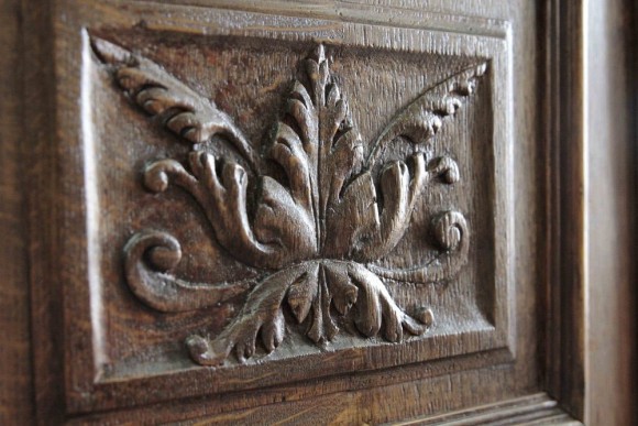 Антикварный буфет в готическом стиле. Европа. Конец 19 века.