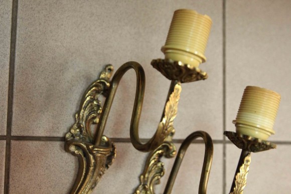 Изящная пара антикварных бра. Латунное литье