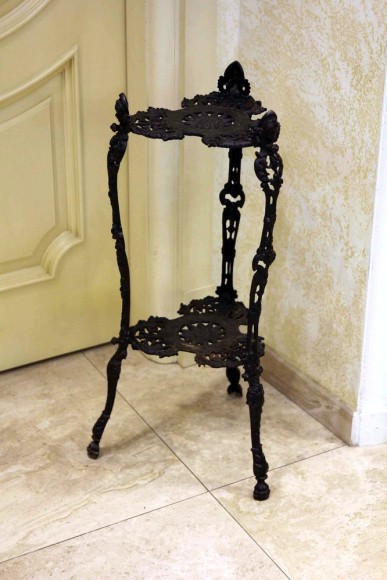 Прекрасная ажурная подставка из Каслинского литья. Россия, начало 20 века