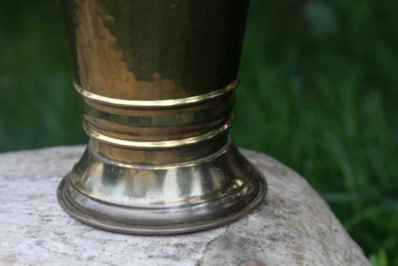 Изящная латунная зонтница в патине. Европа