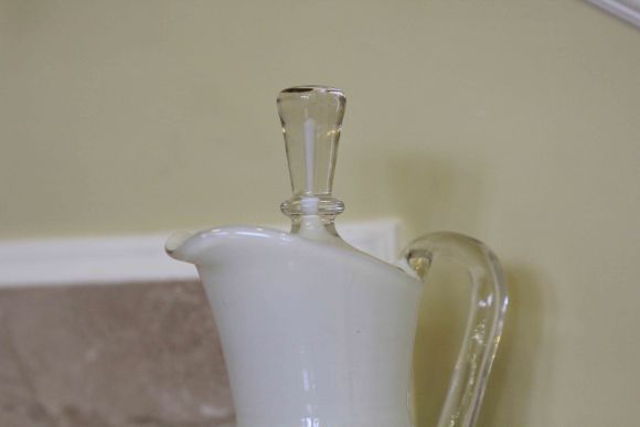 Изящный КУВШИН, ГРАФИН. Цветное МОЛОЧНОЕ стекло, РУЧНАЯ роспись! 