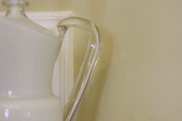 Изящный КУВШИН, ГРАФИН. Цветное МОЛОЧНОЕ стекло, РУЧНАЯ роспись! 