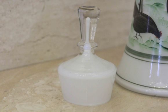 Изящный КУВШИН, ГРАФИН. Цветное МОЛОЧНОЕ стекло, РУЧНАЯ роспись! 