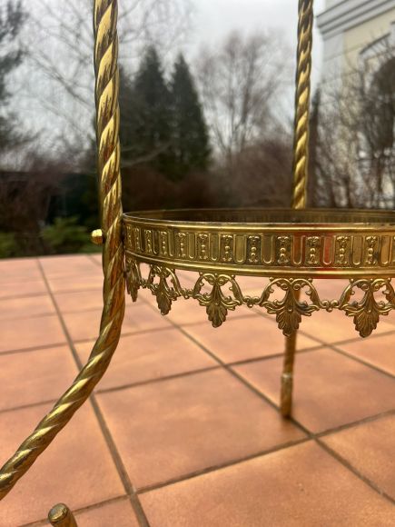 Декоративная подставка из латуни. Европа. Начало 20 века