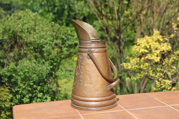 Голландский старинный зольник с традиционными мотивами