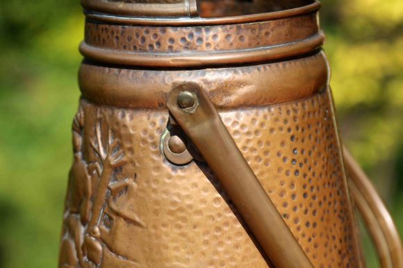 Голландский старинный зольник с традиционными мотивами