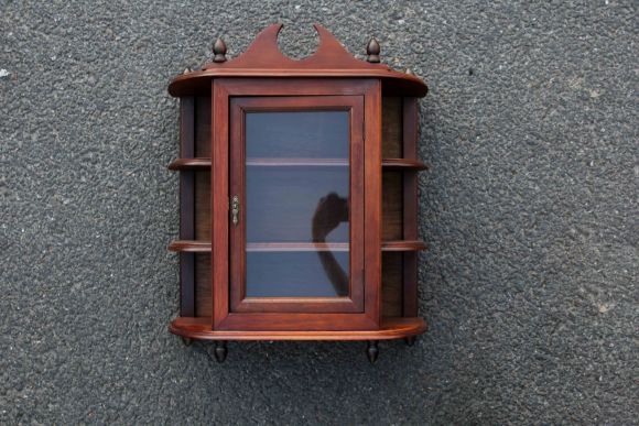 Пара интересных витрин из дерева. Европа. Начало 20 века