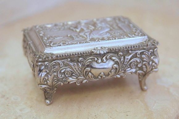 Замечательная ретро шкатулка для украшений. Европа. Начало 20 века