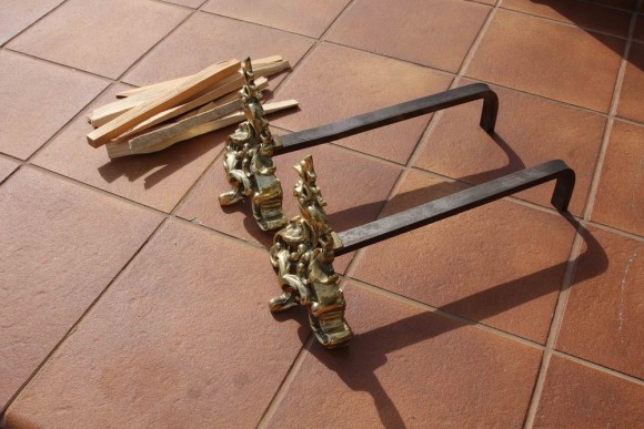 Очень красивые латунные таганы для камина